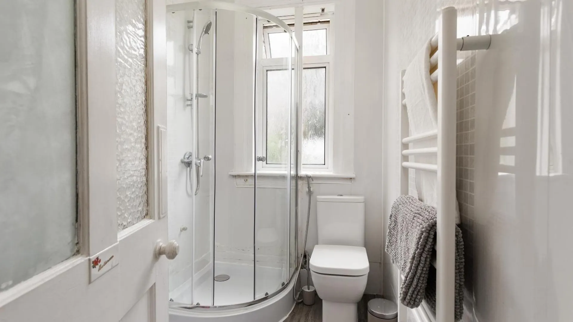 Stunning 2 Bed Apartment Free Parking Edinburgh 0*,  United Kingdom
