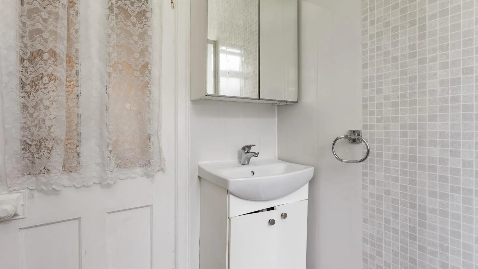 Stunning 2 Bed Apartment Free Parking Edinburgh
