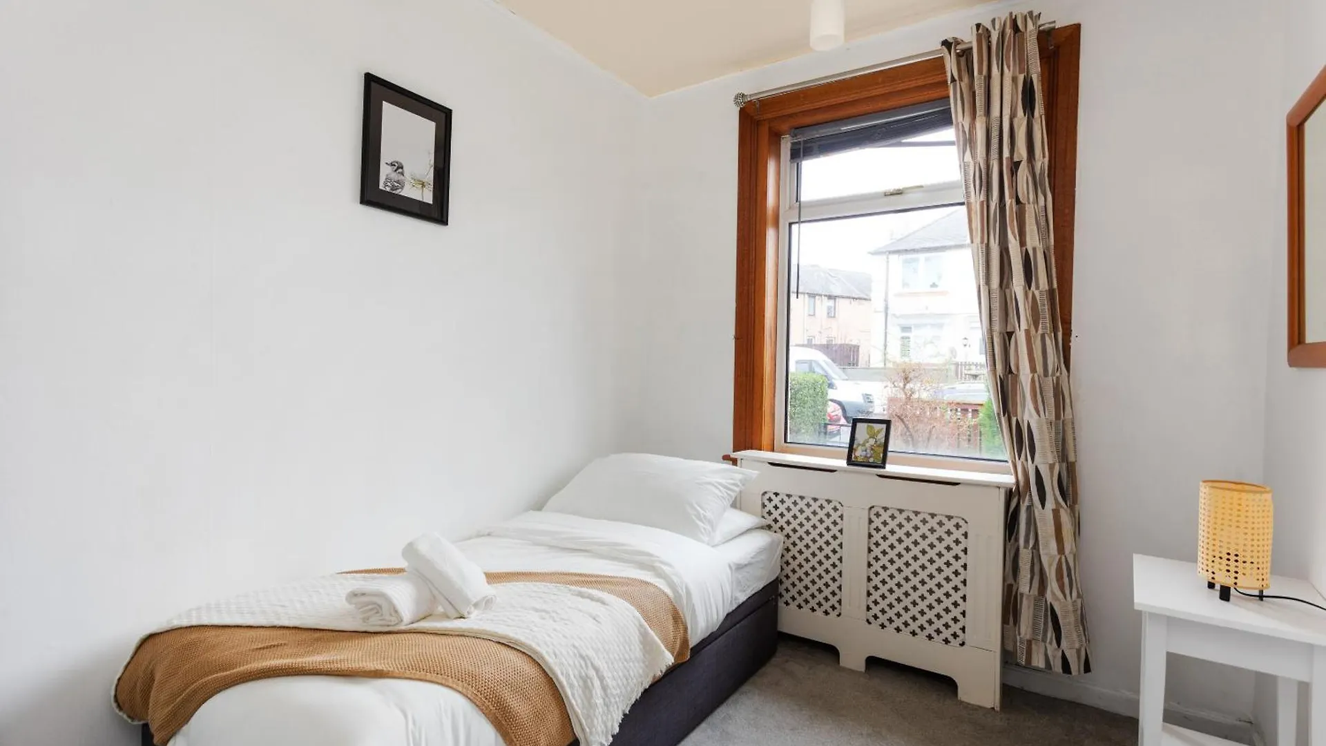 Stunning 2 Bed Apartment Free Parking Edinburgh