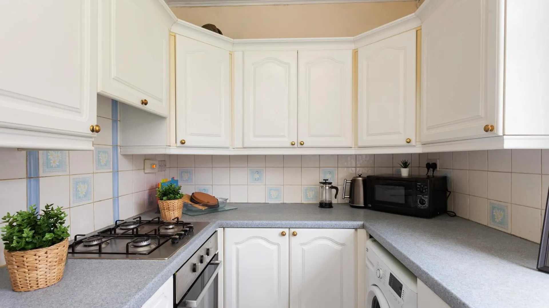 Stunning 2 Bed Apartment Free Parking Edinburgh